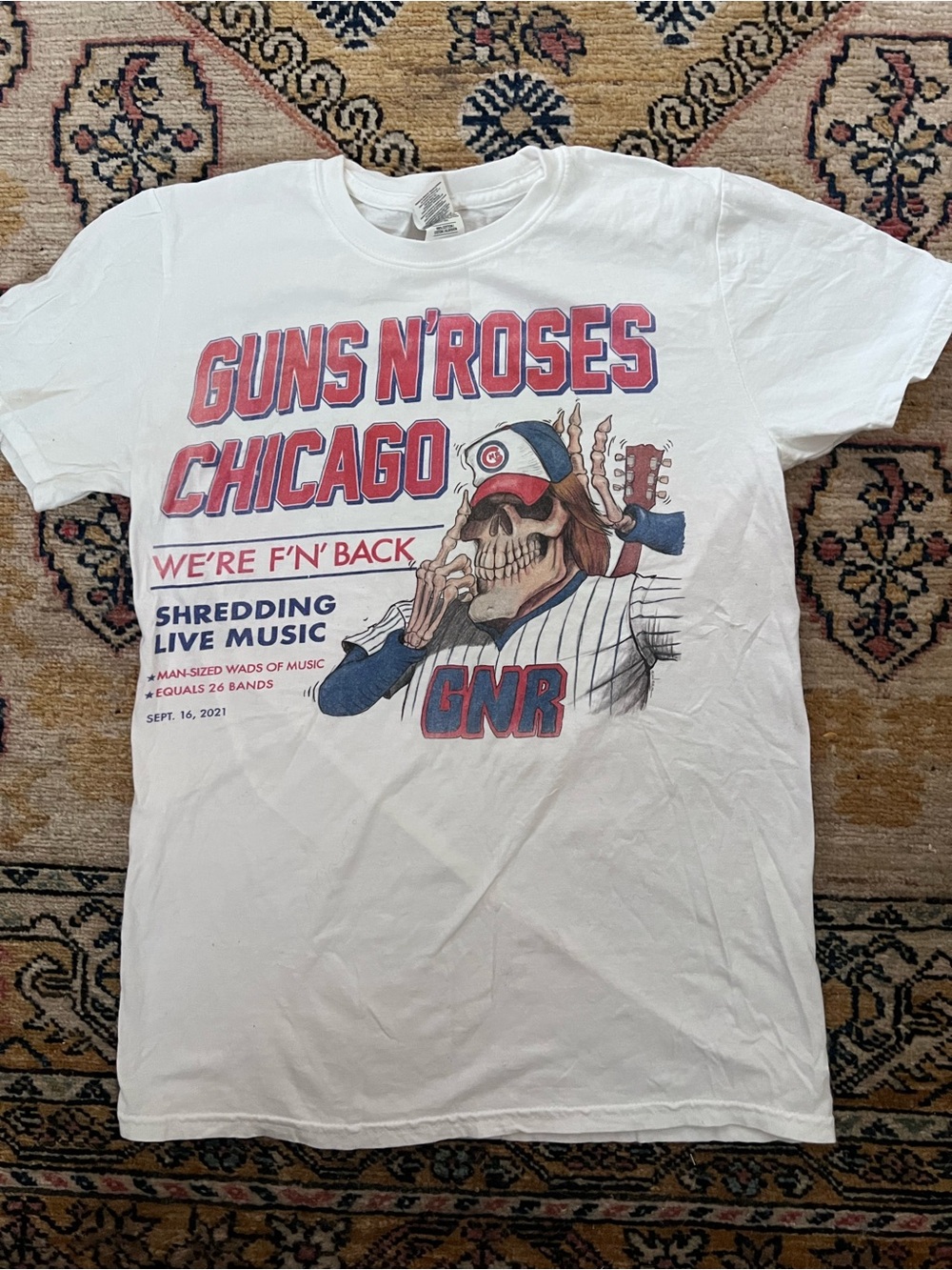Official Guns N’ Roses 2021 concert tee from Chicago Wrigley Field show, size S